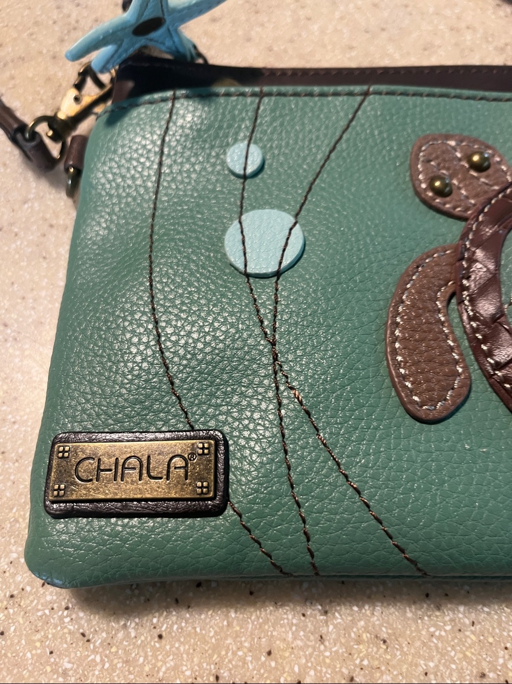 Chala green Crossbody Bag with Turtle Applique and Brown Strap - Picture 2 of 8